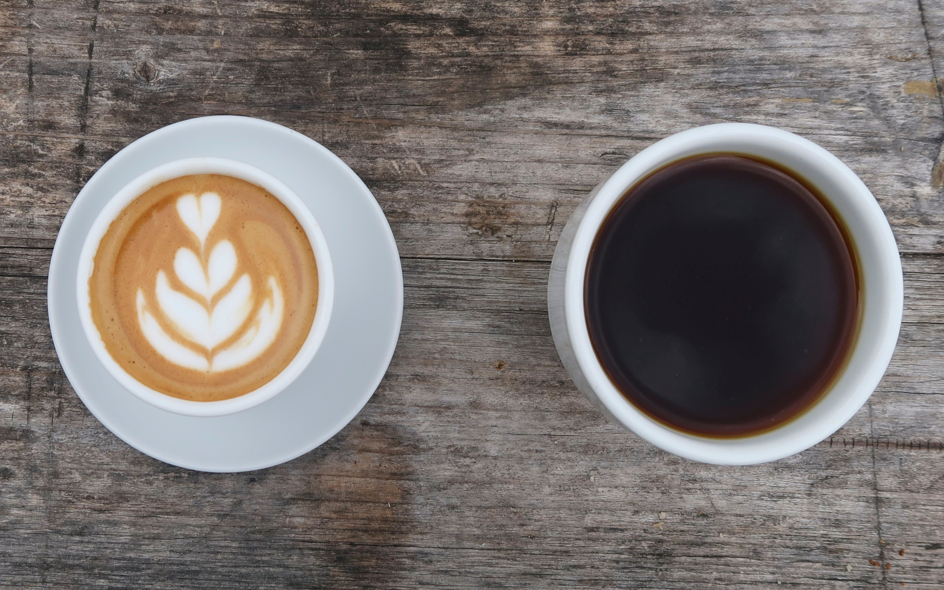 Coffee, instant, powder, with whitener and artificial sweetener