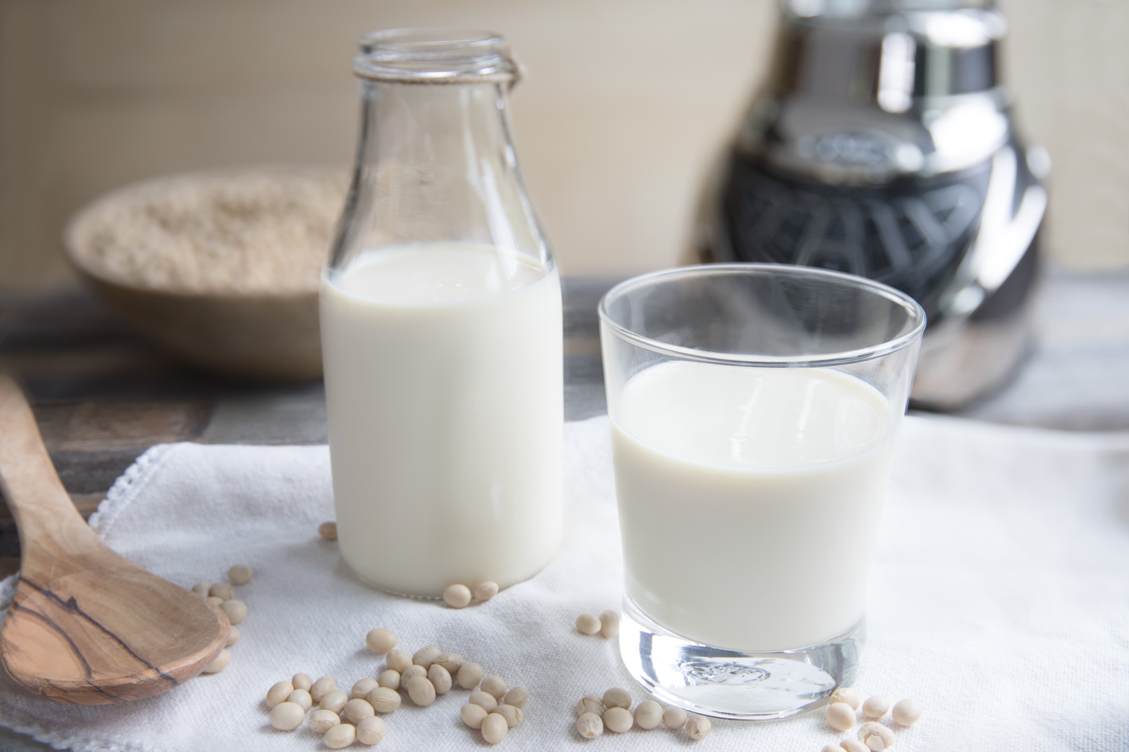 Soy milk, sweetened, plain, refrigerated