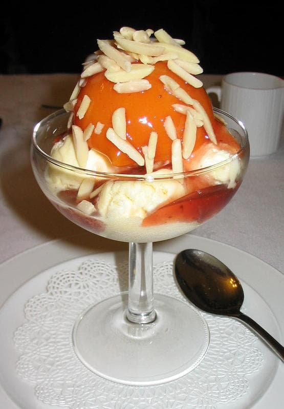 Peche Melba