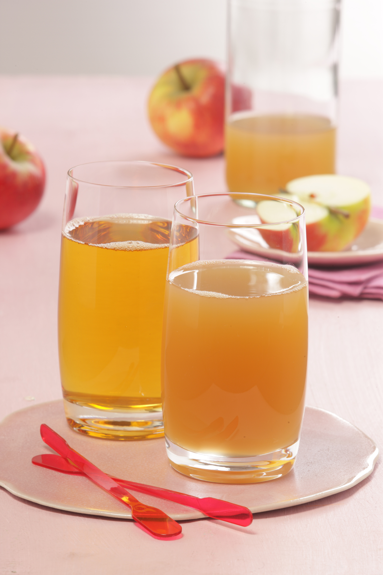 Apple juice, frozen concentrate, diluted, without added vitamin C